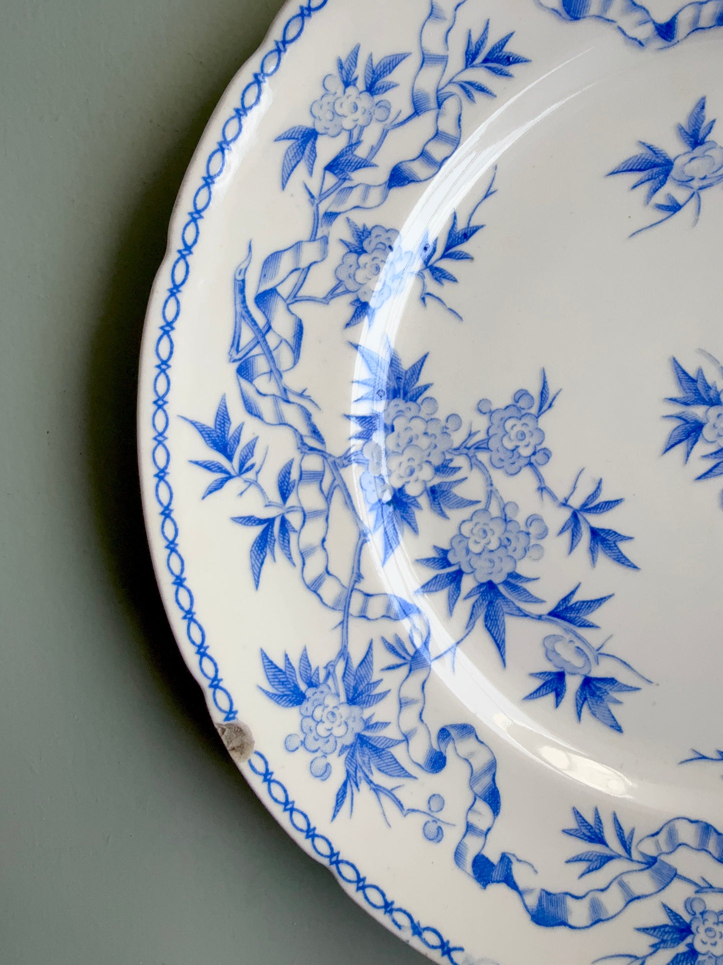 Assiette à dessert Epines bleue de Sarreguemines décor floral