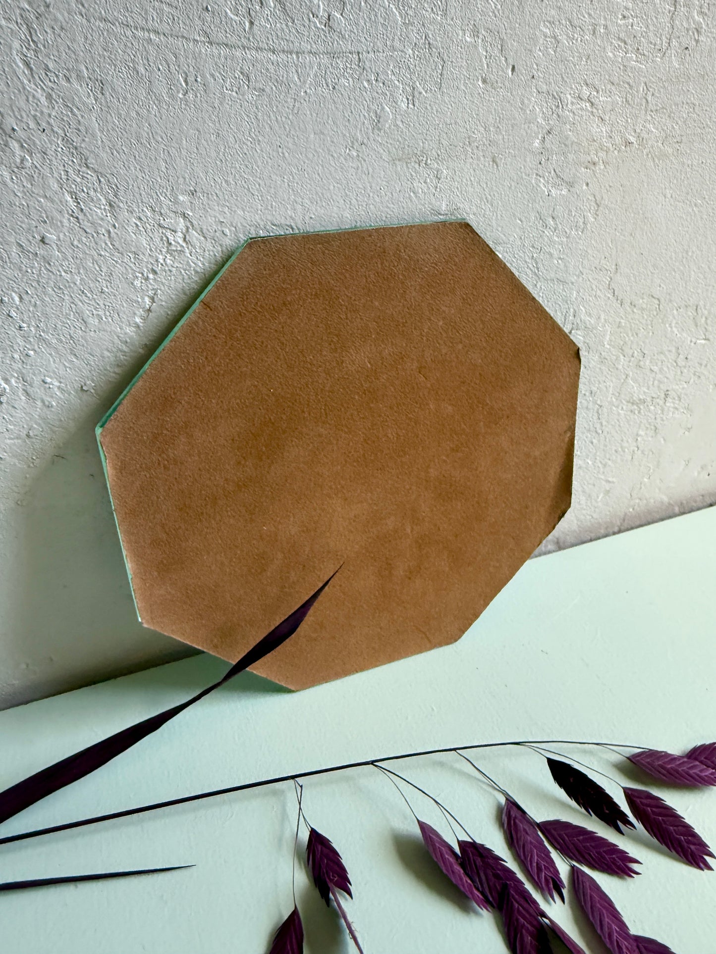 Miroir octogonal rebord ciselé
