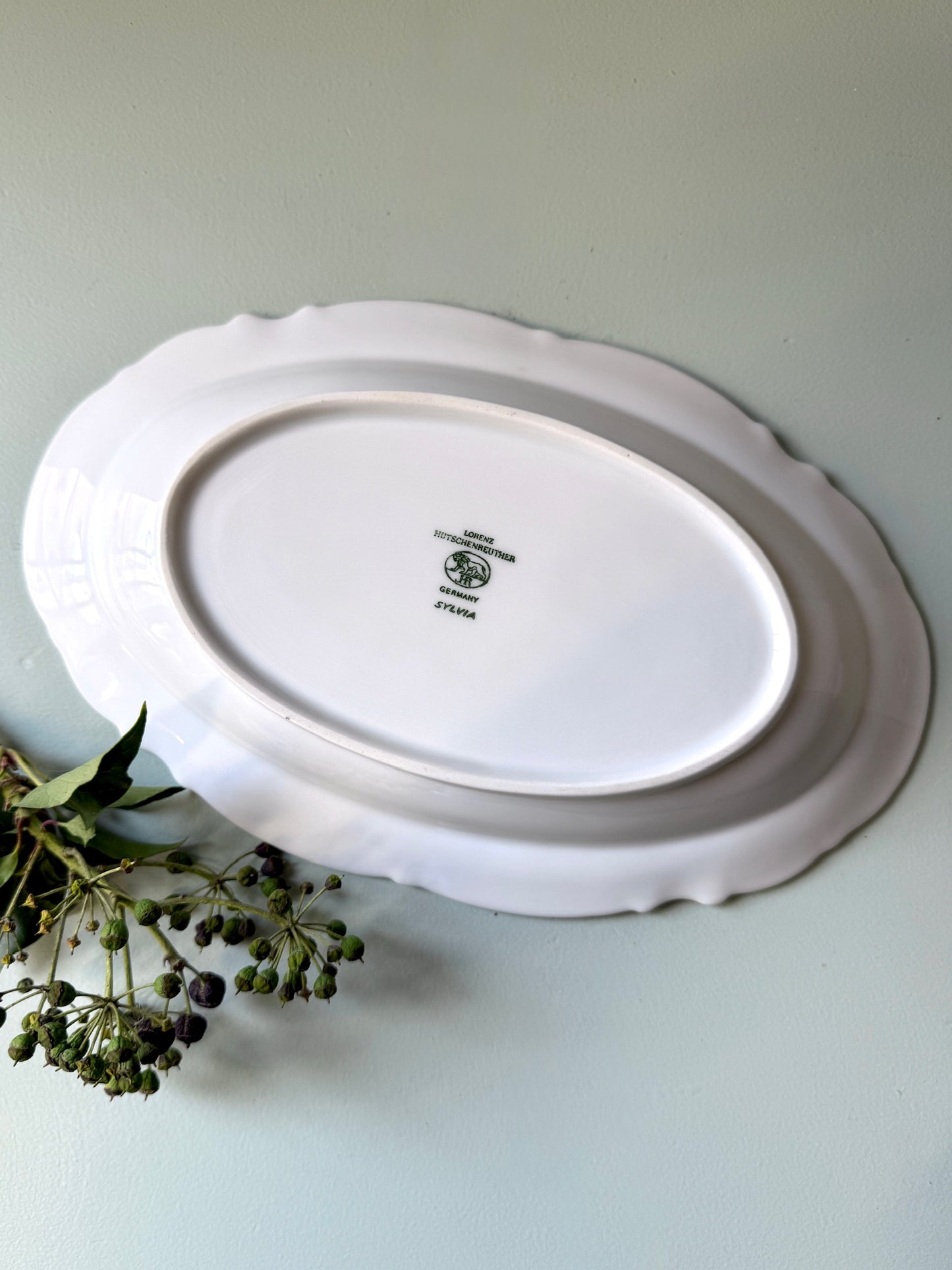 Plat ovale en porcelaine modèle Sylvia