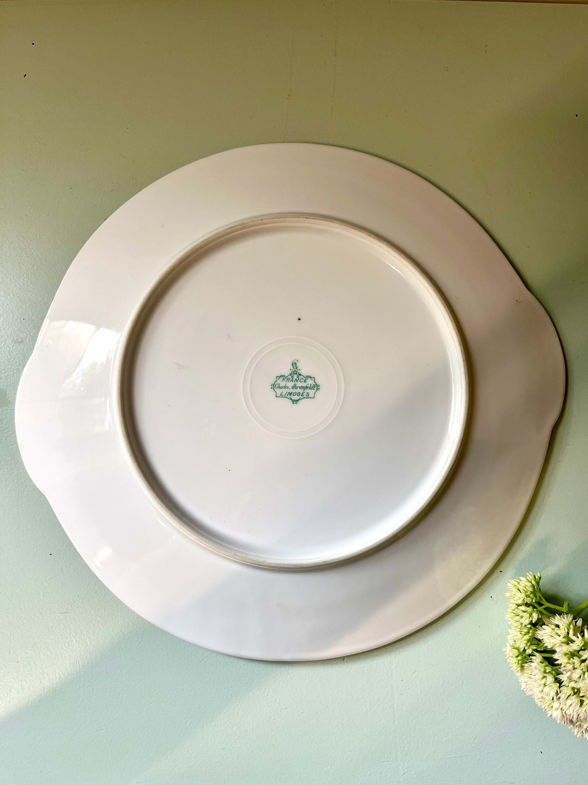 Plat à gâteau en porcelaine  Vaisselle Patine