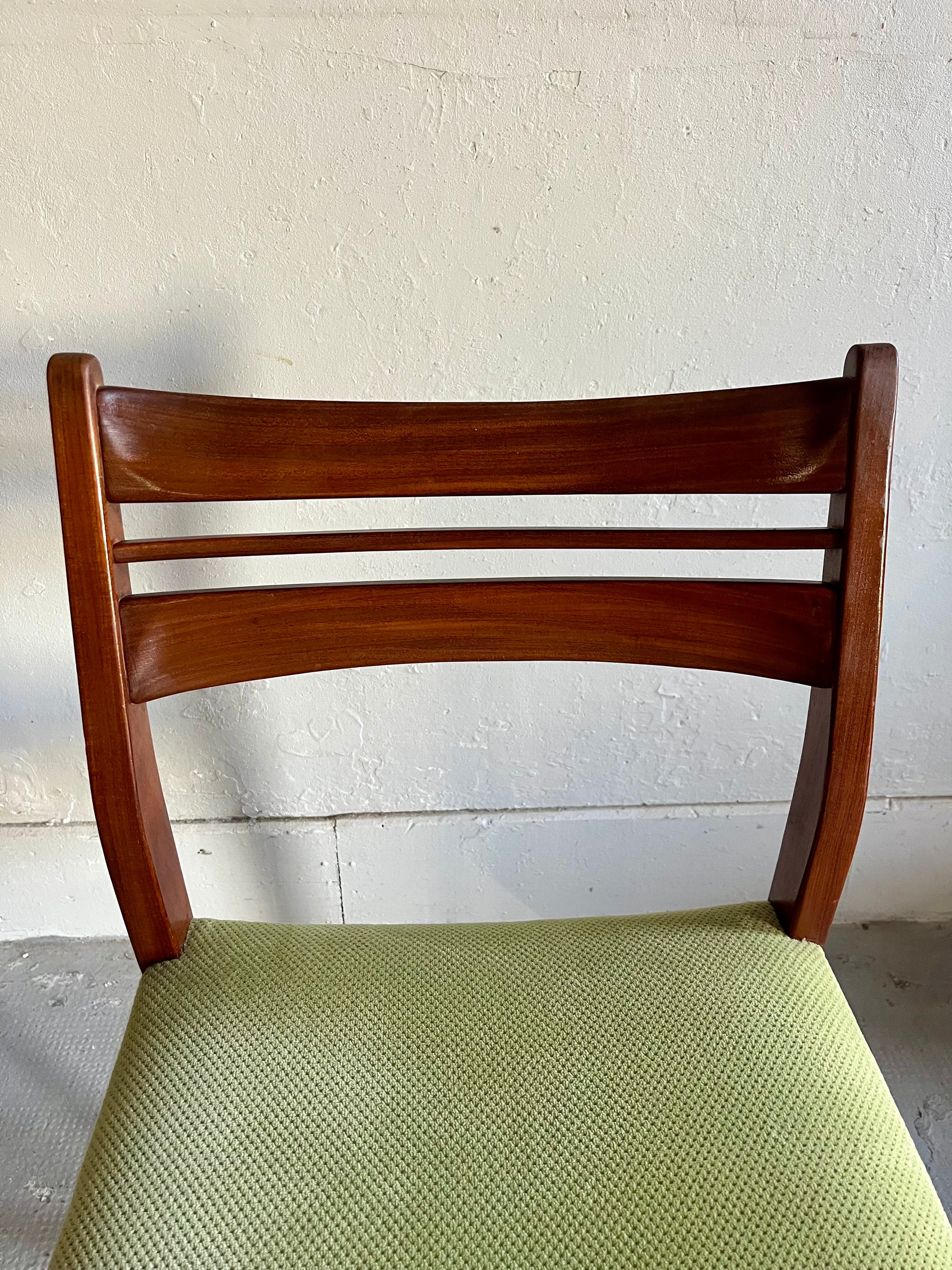 Chaises années 60 en teck style scandinave- lot de 3   Patine