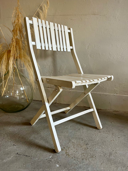 Chaise pliante de jardin en bois peinture blanche  Meubles Patine