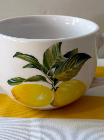 Tasse en porcelaine Annick Bitaud décor citron