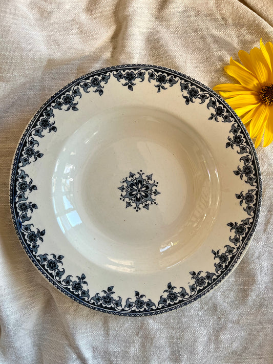 Assiette creuse terre de fer modèle « Gagny »  Vaisselle Patine
