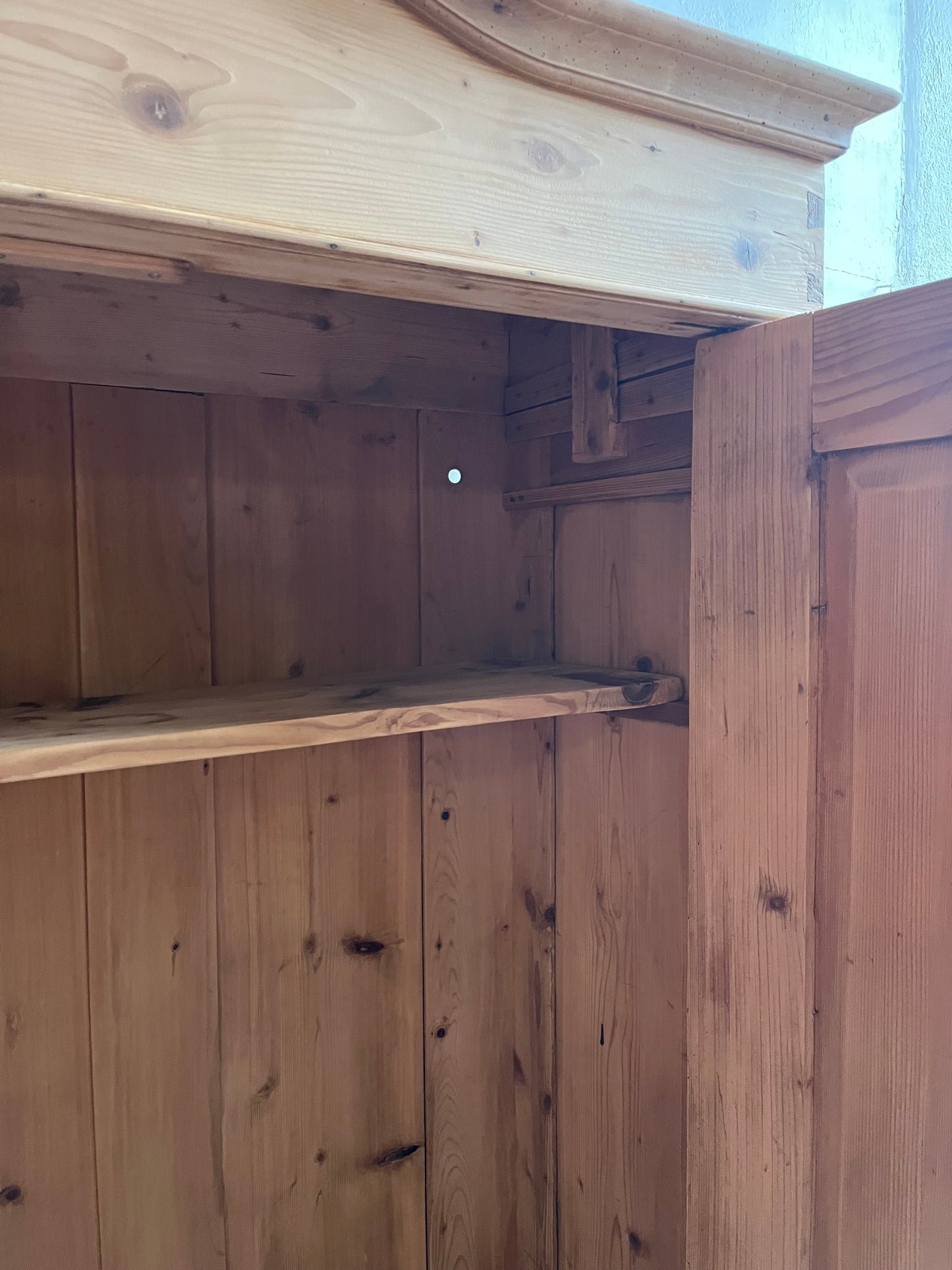 Armoire à chapeau - 2 portes