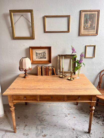 Bureau ancien en chêne/ table   Patine