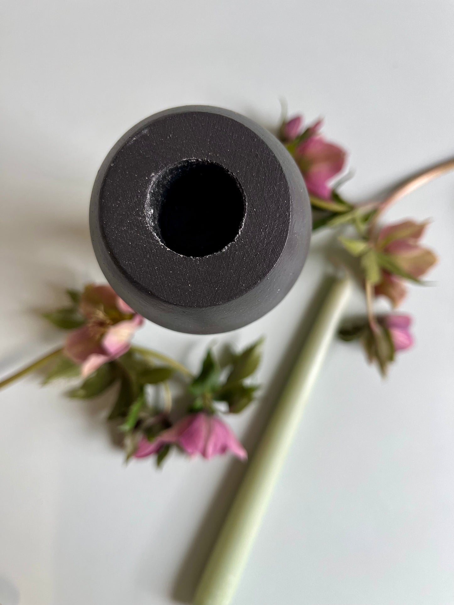 Bougeoir en bois tourné noir petit modèle