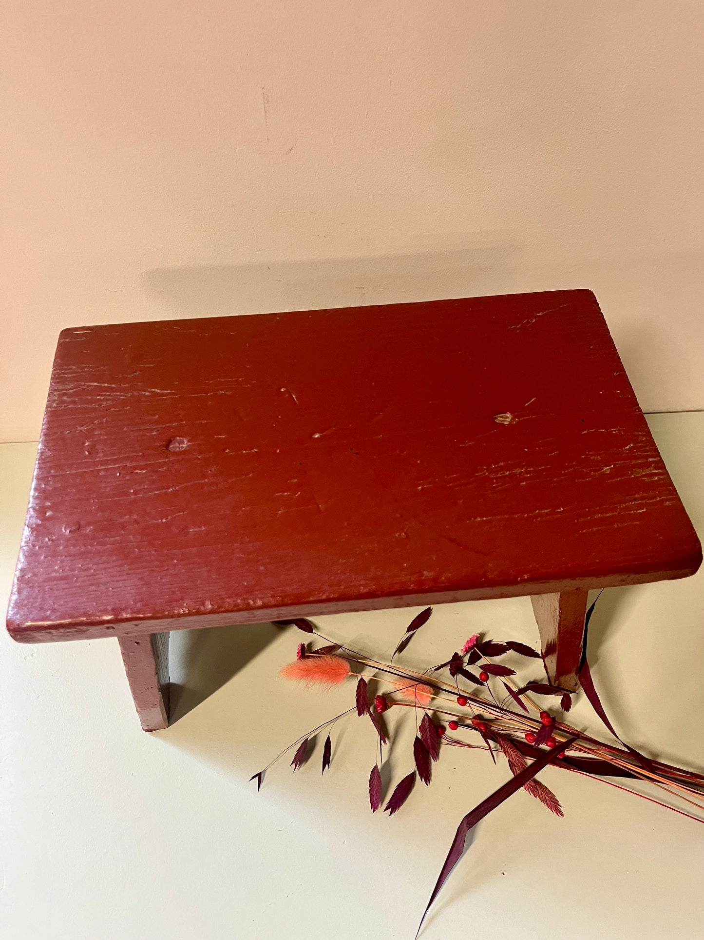 Marche pied ancien bordeau  Meubles Patine