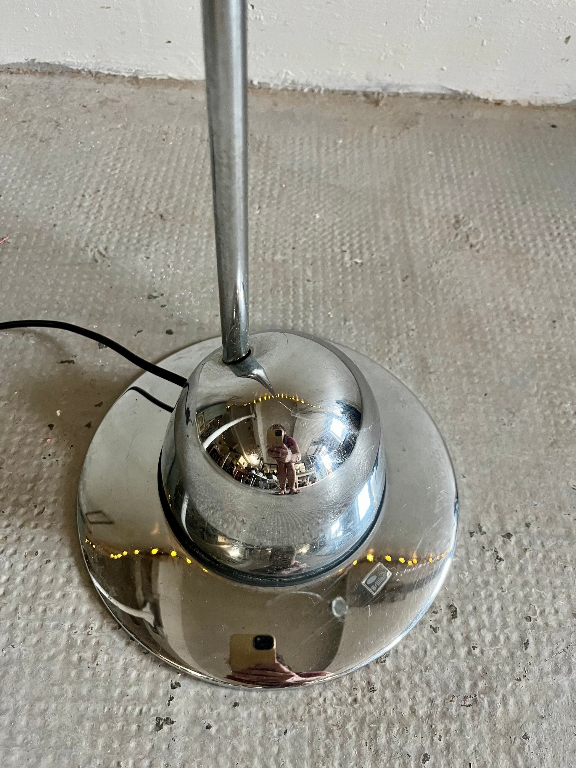 Lampadaire vintage chromé   Patine