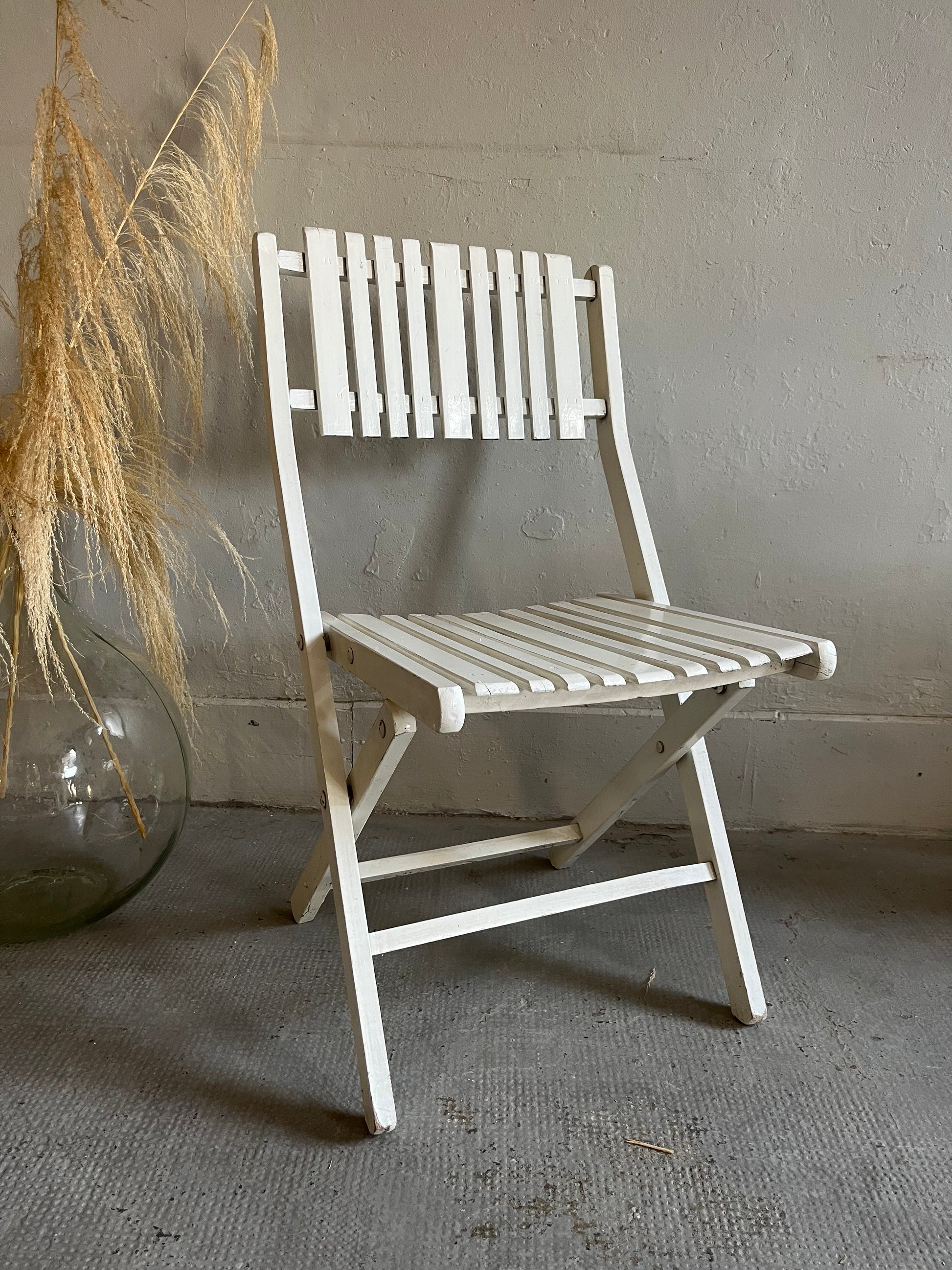 Chaise pliante de jardin en bois peinture blanche  Meubles Patine