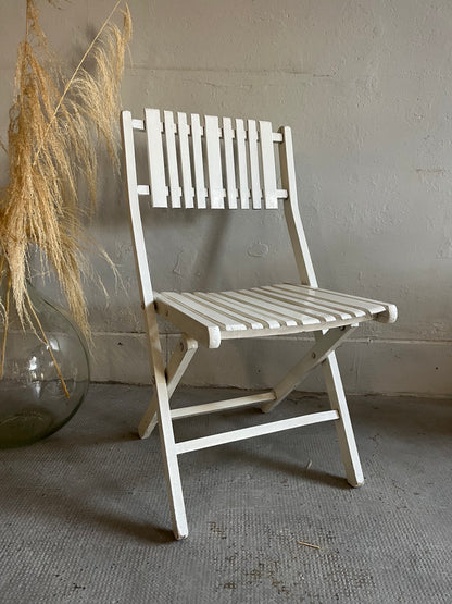Chaise pliante de jardin en bois peinture blanche  Meubles Patine