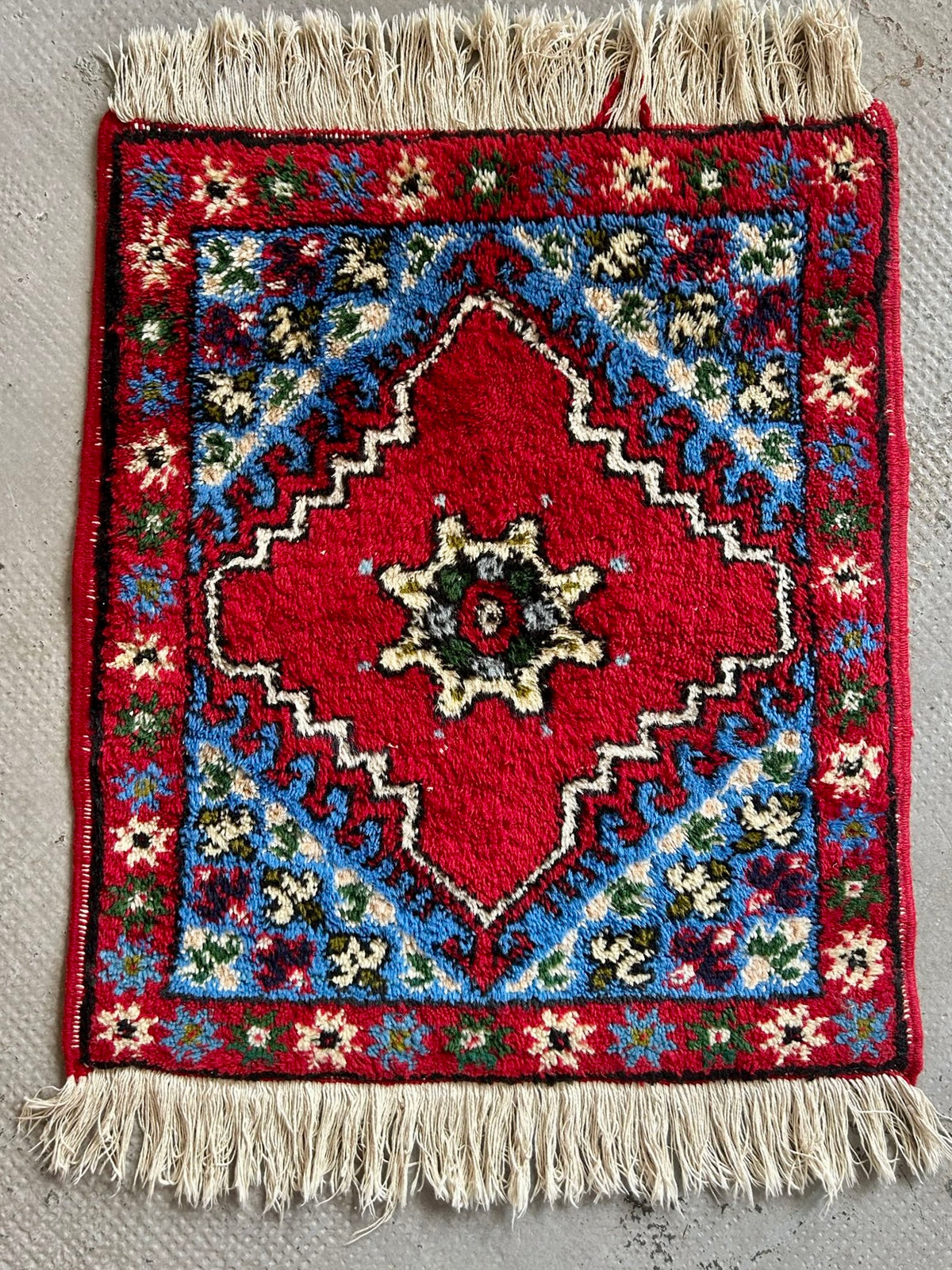 Petit tapis tissé main   Patine