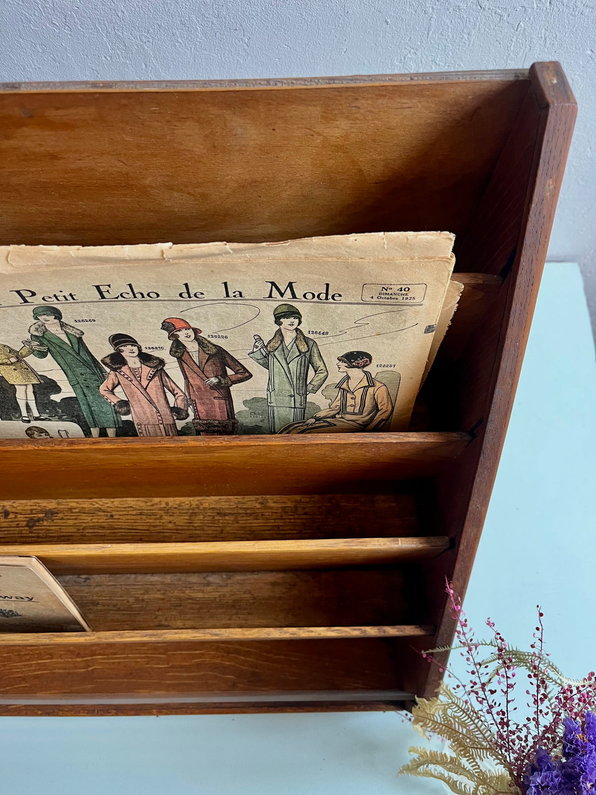 Présentoir à livre vintage en bois   Patine