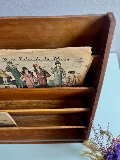 Présentoir à livre vintage en bois   Patine