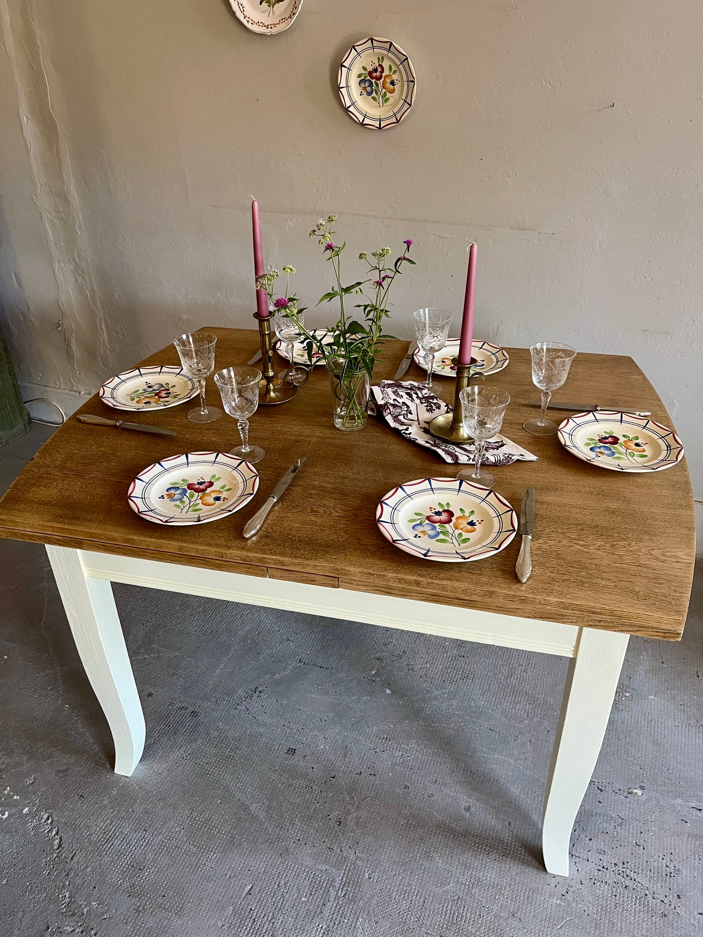 Tables ancienne bois et beige avec allonges  Meubles Patine