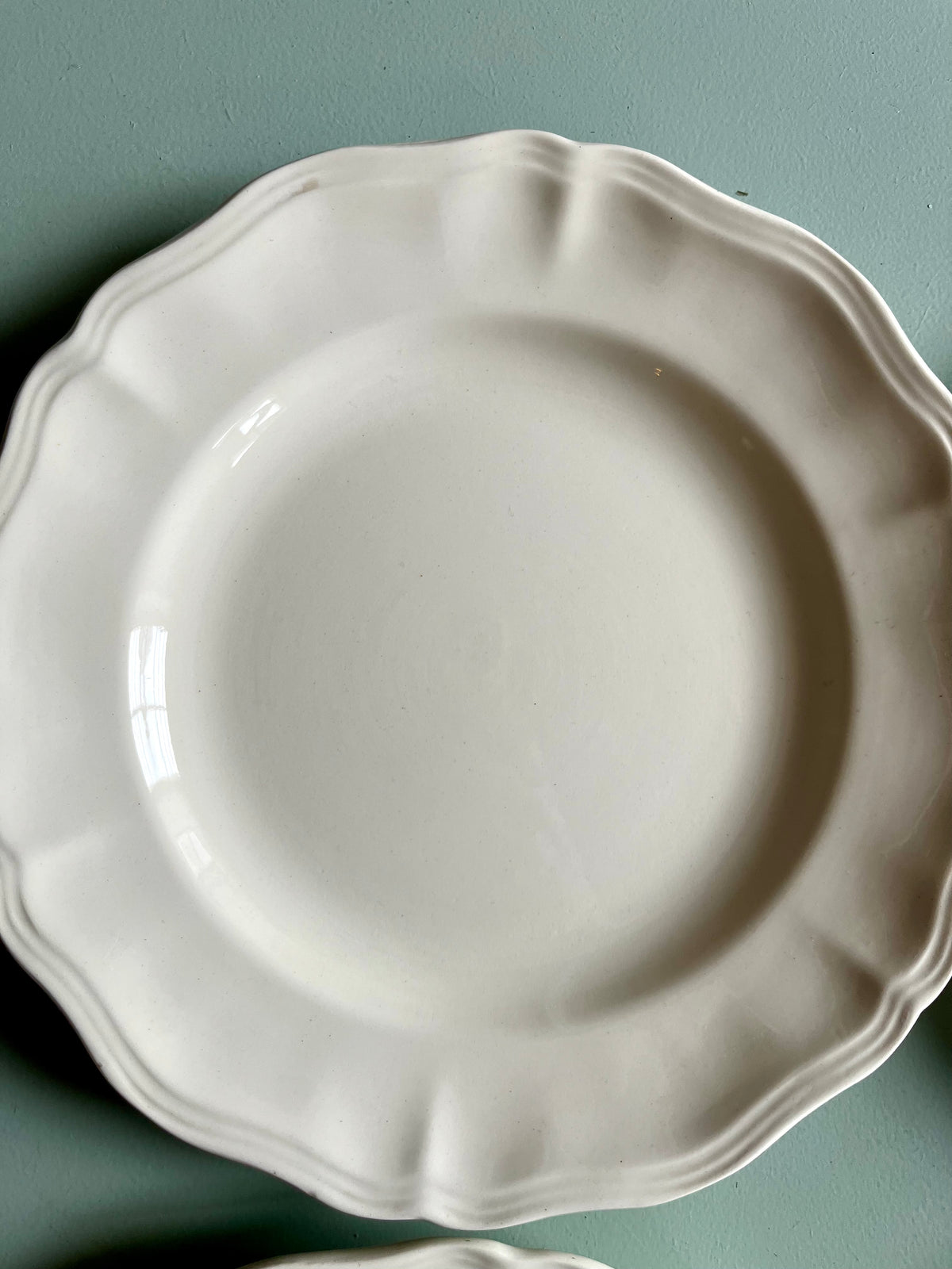 Assiettes anciennes Sarreguemines beige – Lot de 5   Patine