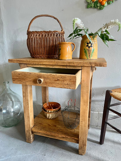 Petit établi ancien avec tiroir   Patine