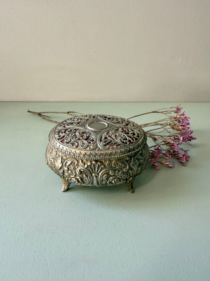 Boîte à bijoux en métal argenté