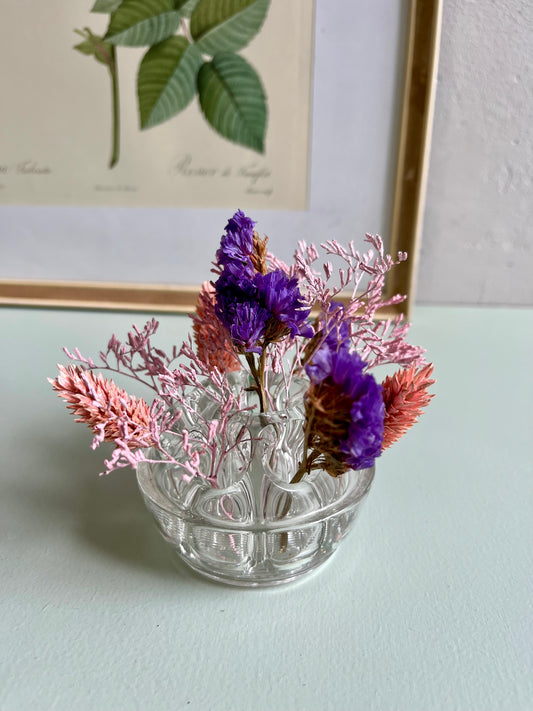 Pique fleurs ancien et fleurs séchées