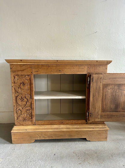 Buffet ancien en chêne sculpté   Patine
