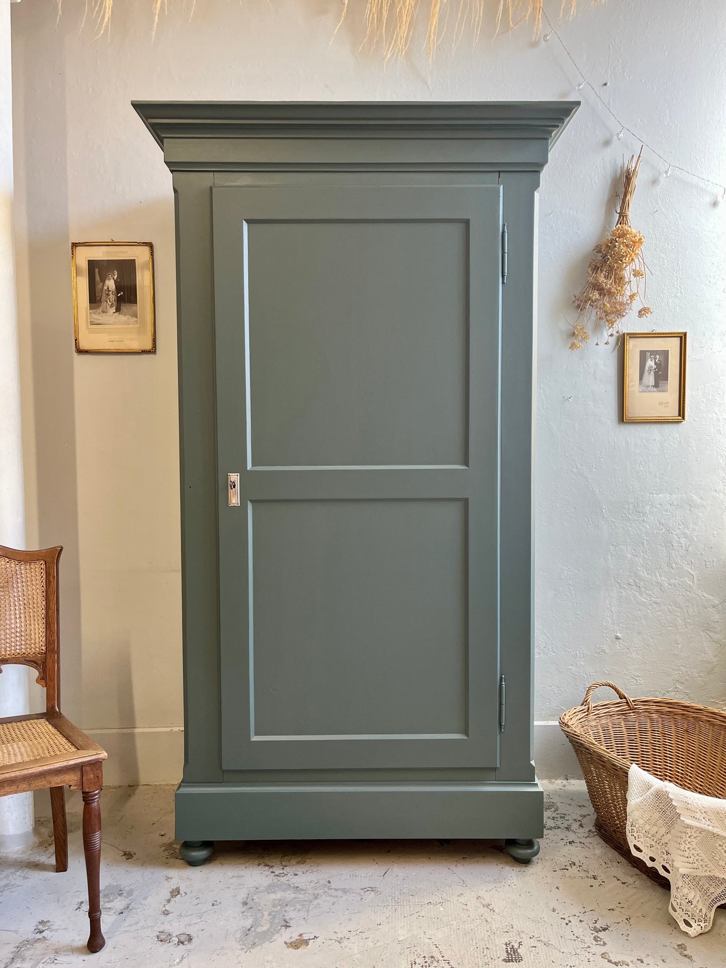 Bonnetière/armoire ancienne une porte bleu-gris