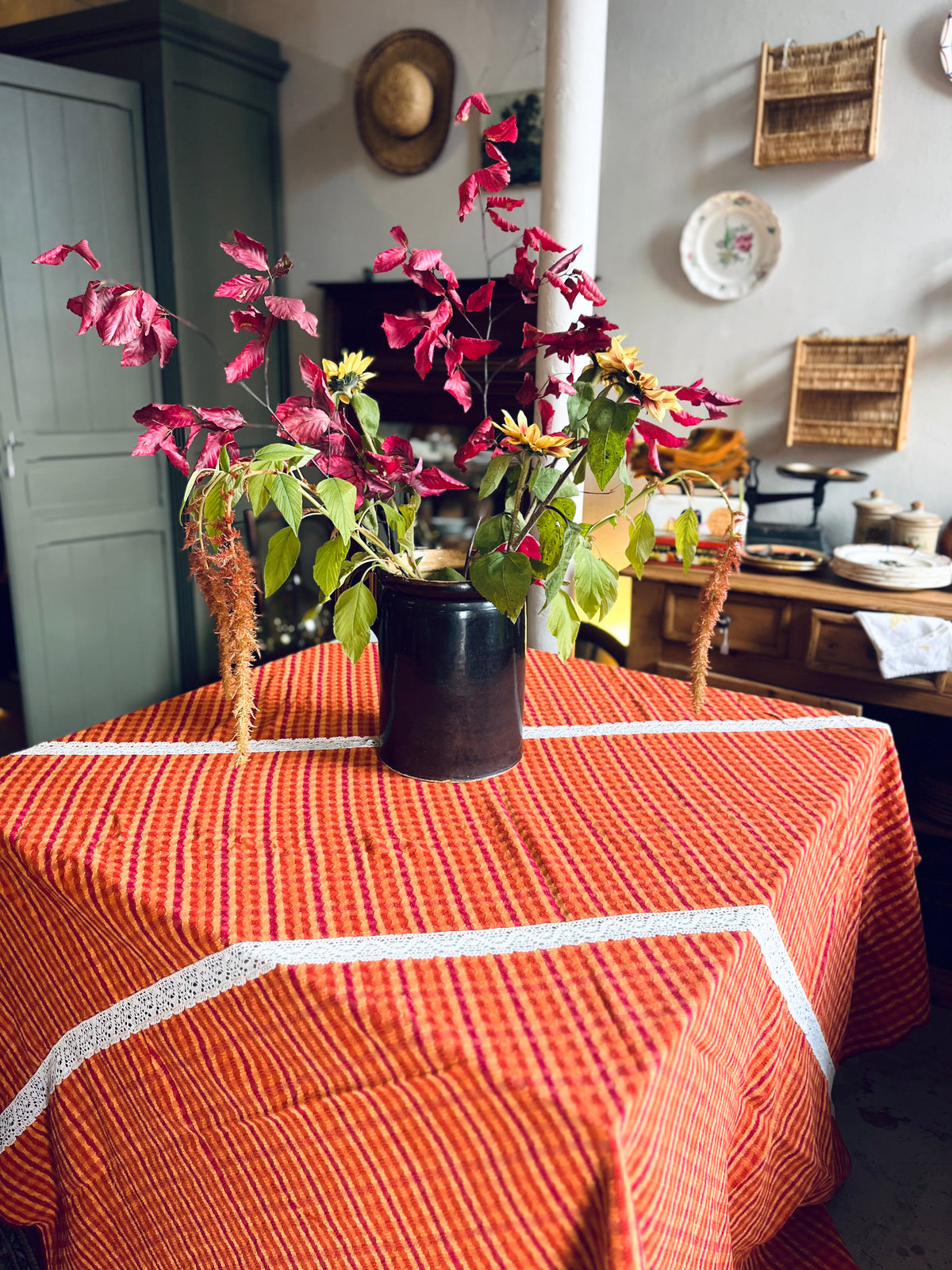 Nappe vintage orange et rouge  Décoration Patine