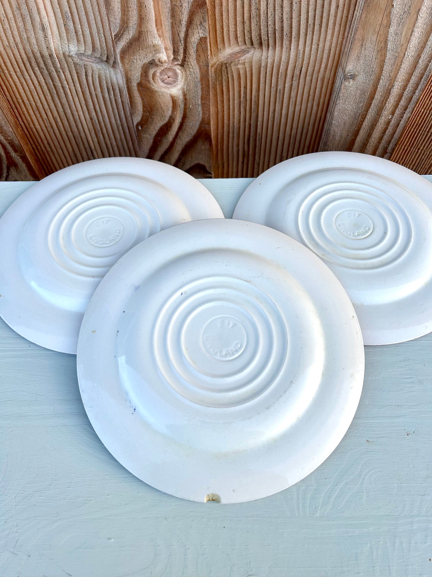 Assiettes plates en faïence rouge style anglais- lot de 3