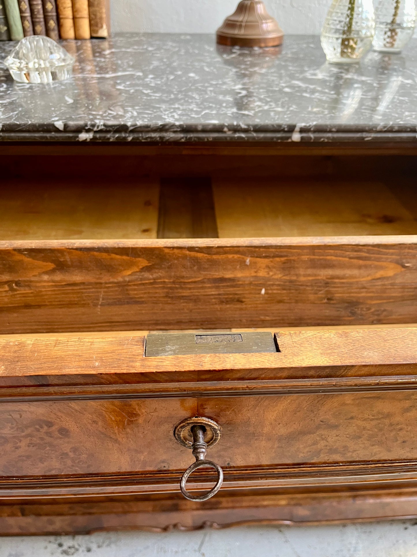 Commode marbre et bois