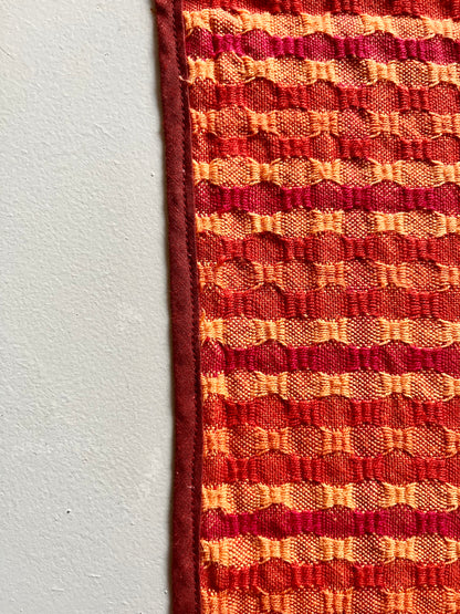 Nappe vintage orange et rouge  Décoration Patine