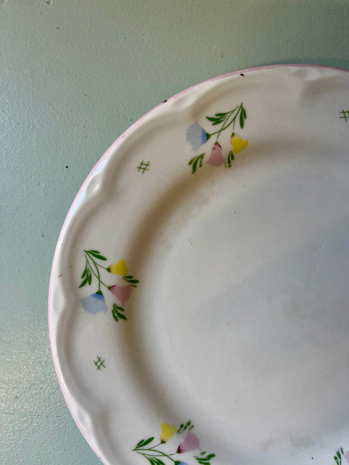 Assiette à dessert motif fleuris