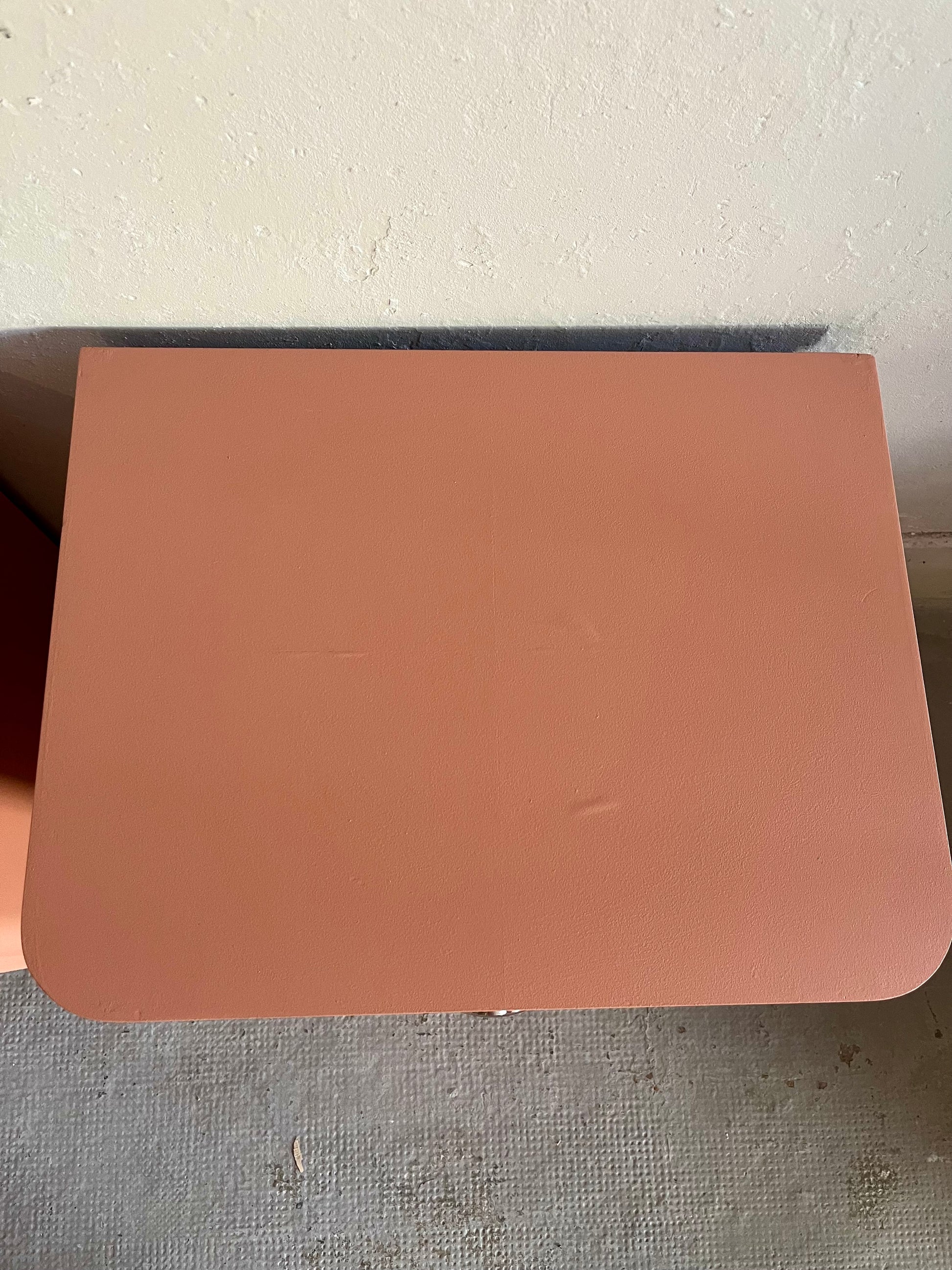 Paire de chevets anciens rénovés pêche-terracota  Meubles Patine