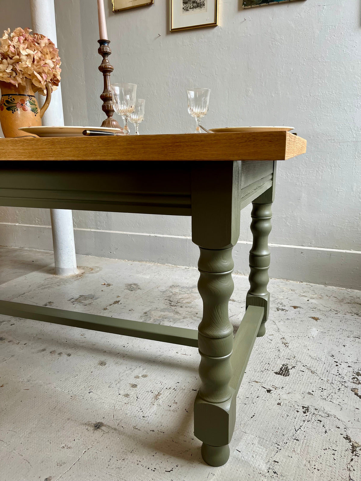 Table à manger vert et bois