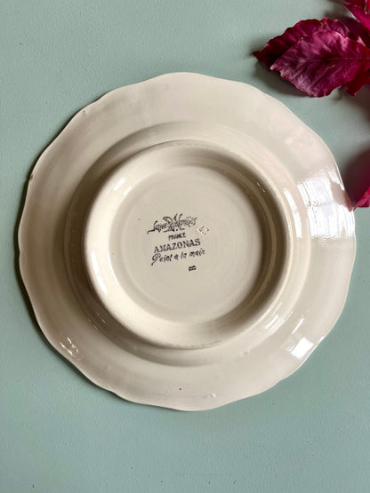 Assiette piédouche Sarreguemines modèle « Amazone »  Vaisselle Patine