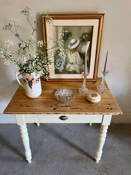 Table pieds tournés bois et crème