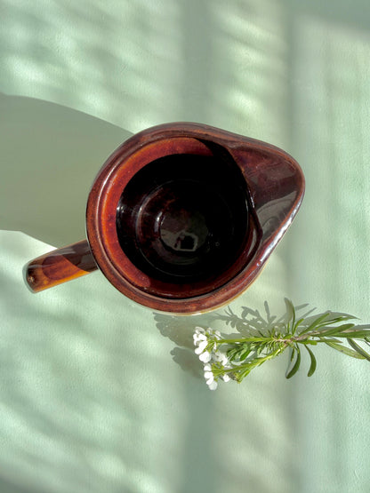 Pichet en grès émaillé beige et marron