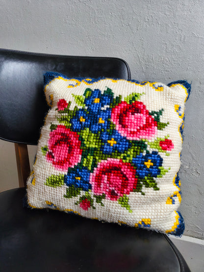 Coussin fleur en point de croix   Patine