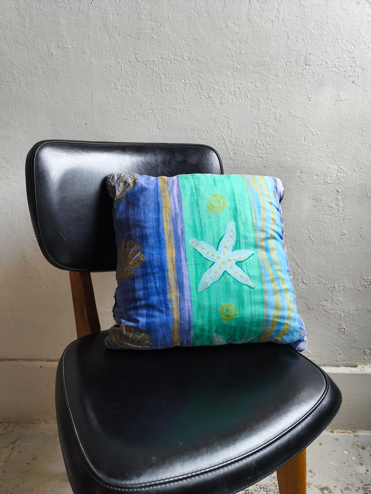 Coussin fleur en point de croix   Patine