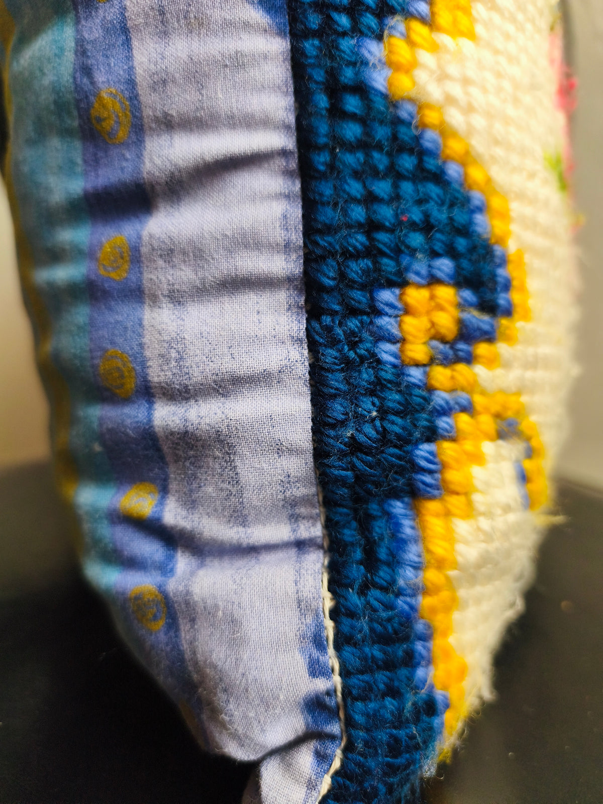 Coussin fleur en point de croix   Patine