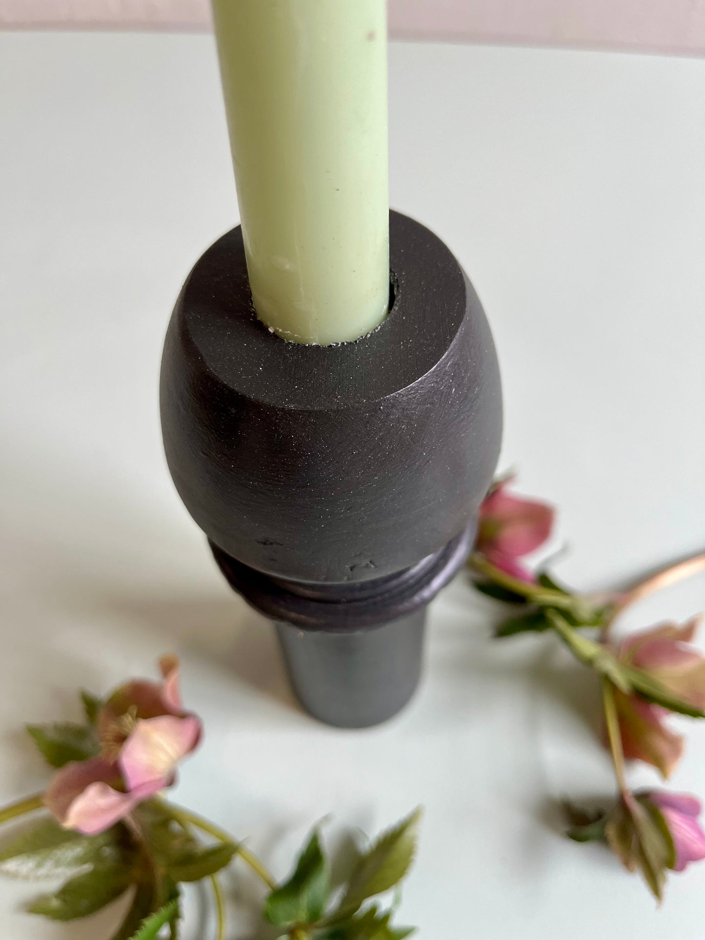 Bougeoir en bois tourné noir petit modèle