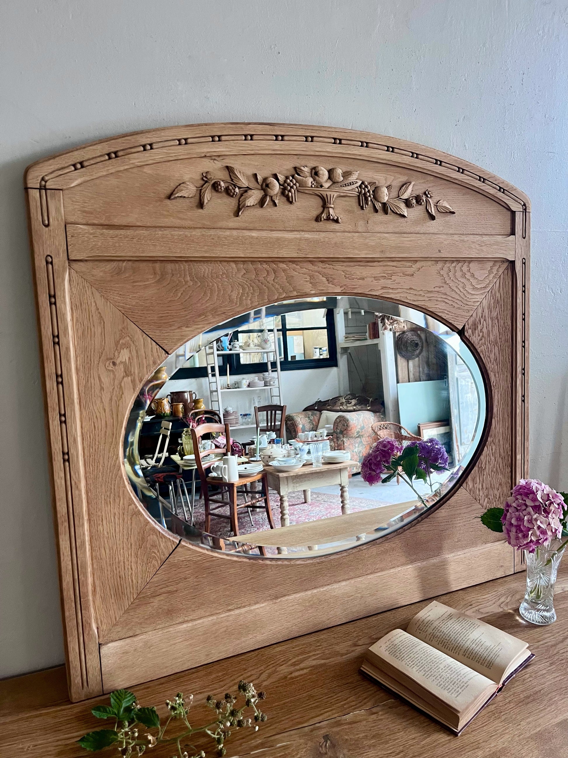 Miroir biseauté décor mûres   Patine