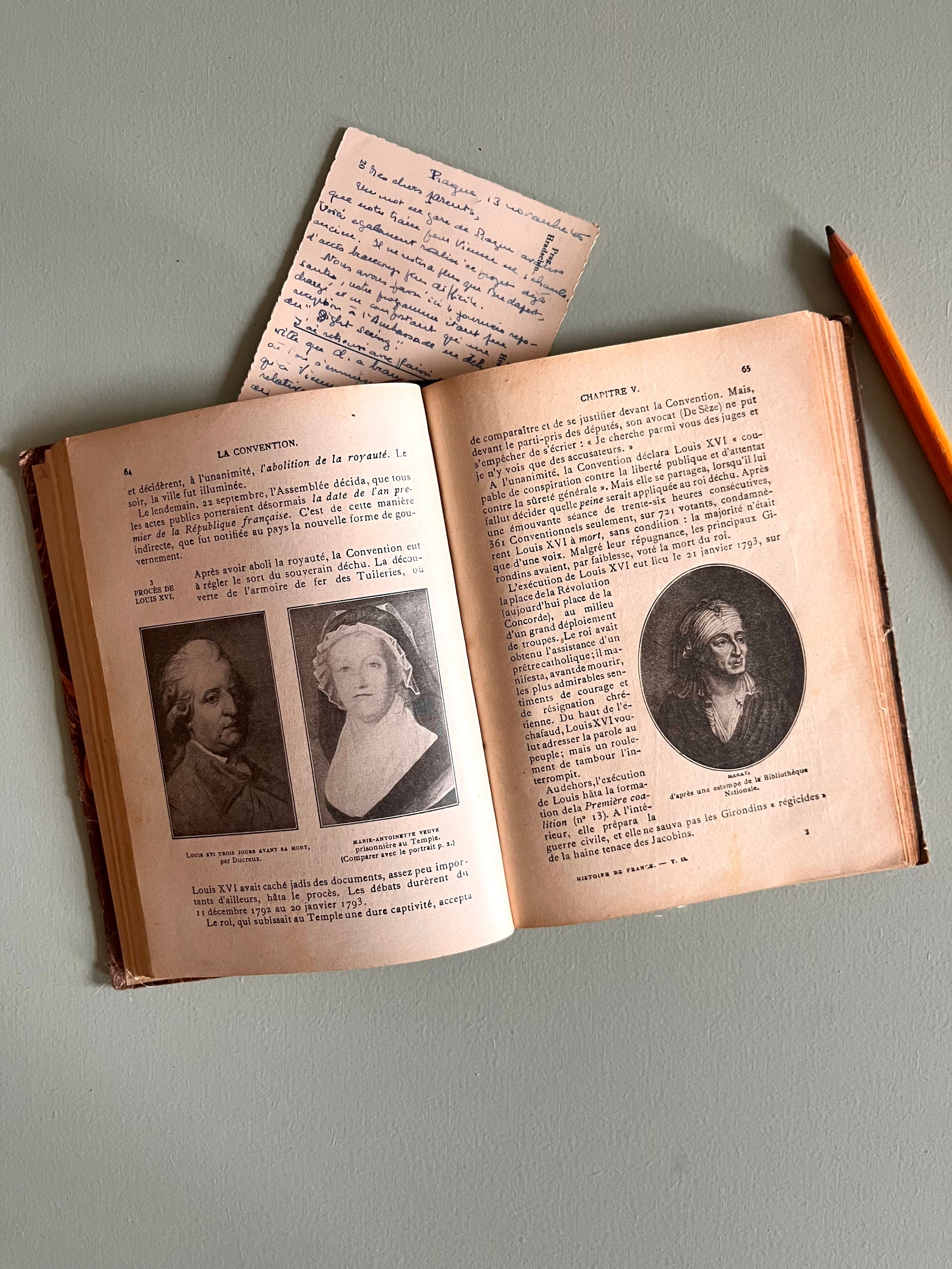 Livre ancien histoire de France  Décoration Patine