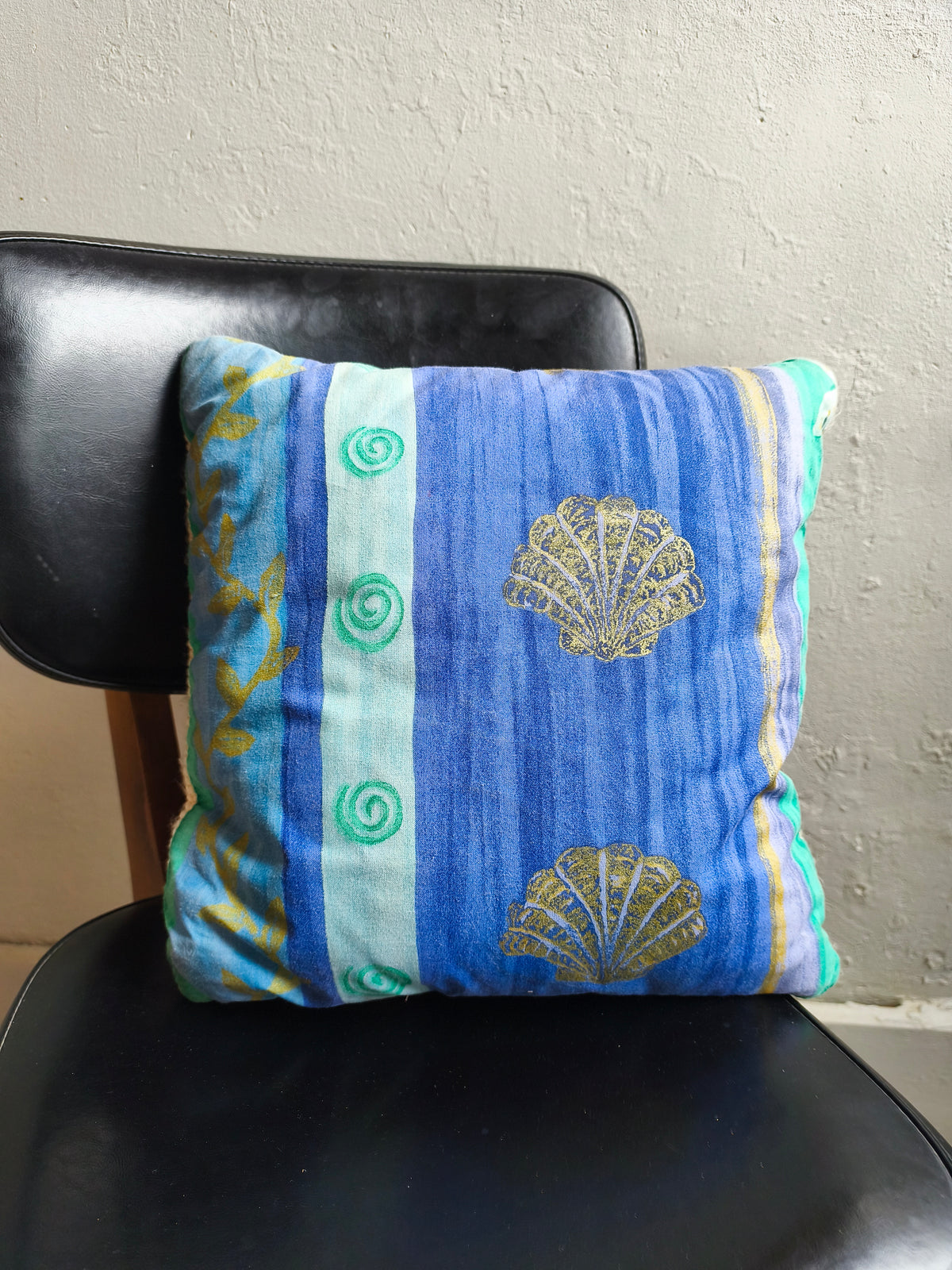 Coussin motif chat en point de croix   Patine