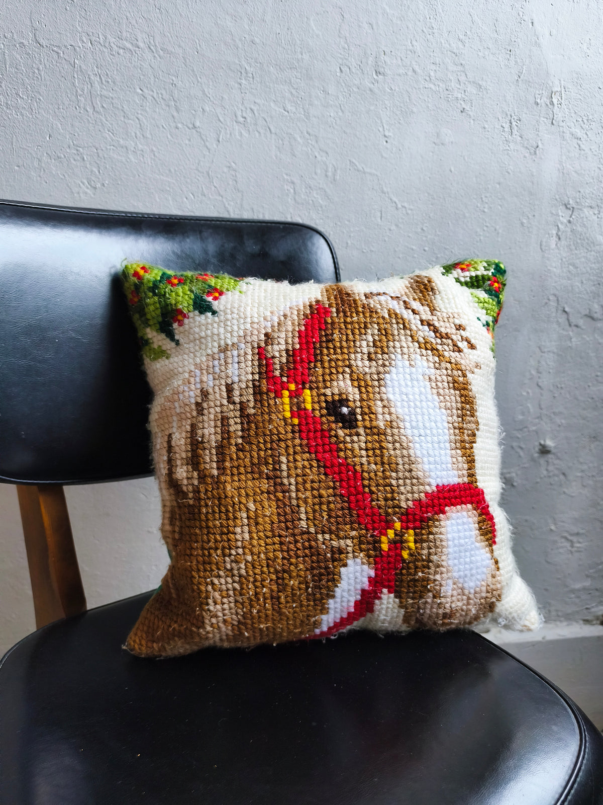 Coussin cheval en point de croix   Patine