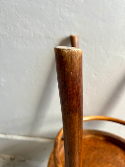 Chaise bistrot gravée