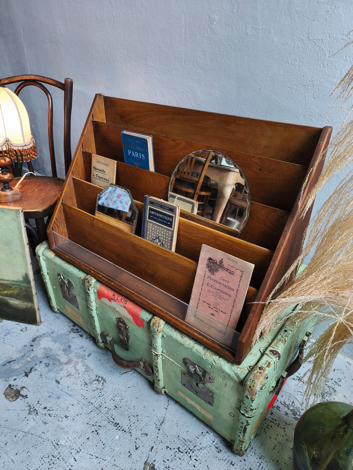 Présentoir à livre vintage en bois   Patine