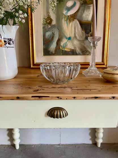 Table pieds tournés bois et crème