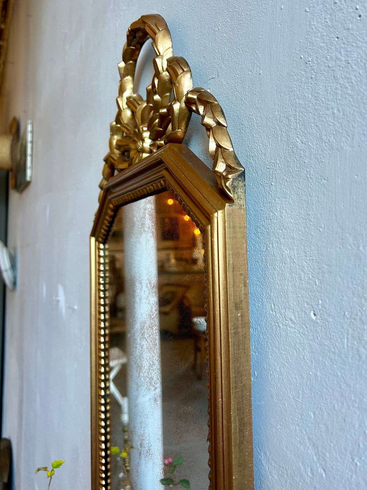 Miroir doré - cadre en métal   Patine