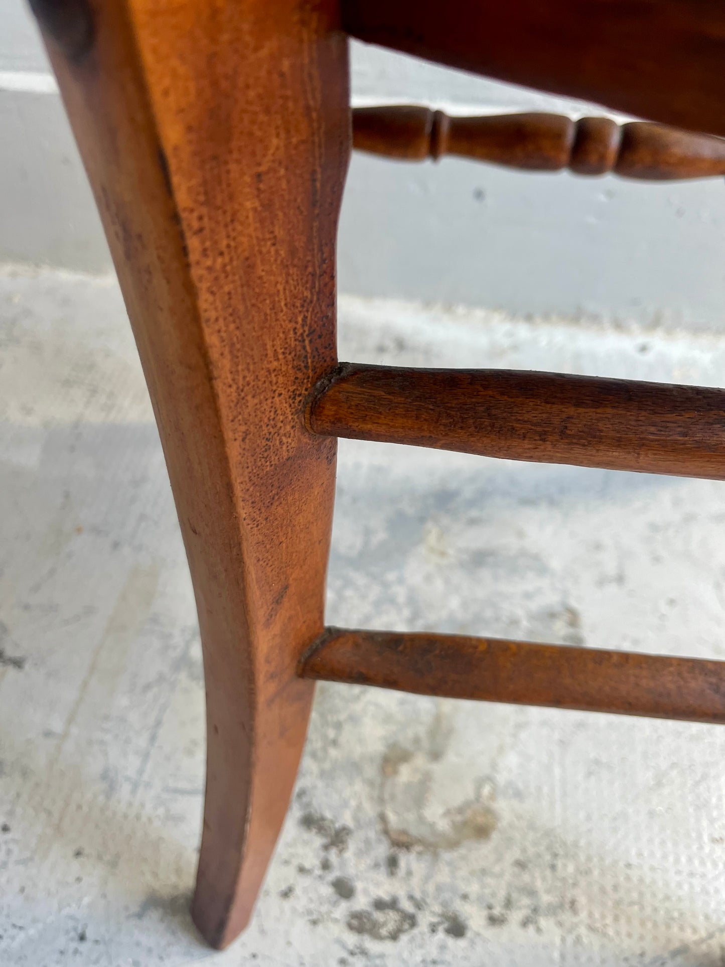 Chaise bistrot ancienne assise étoile