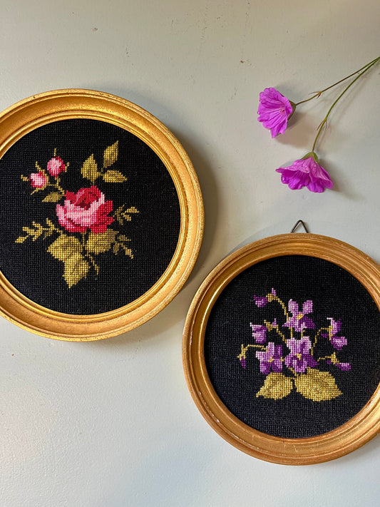 Paire de cadre brodés fleuris  Décoration Patine