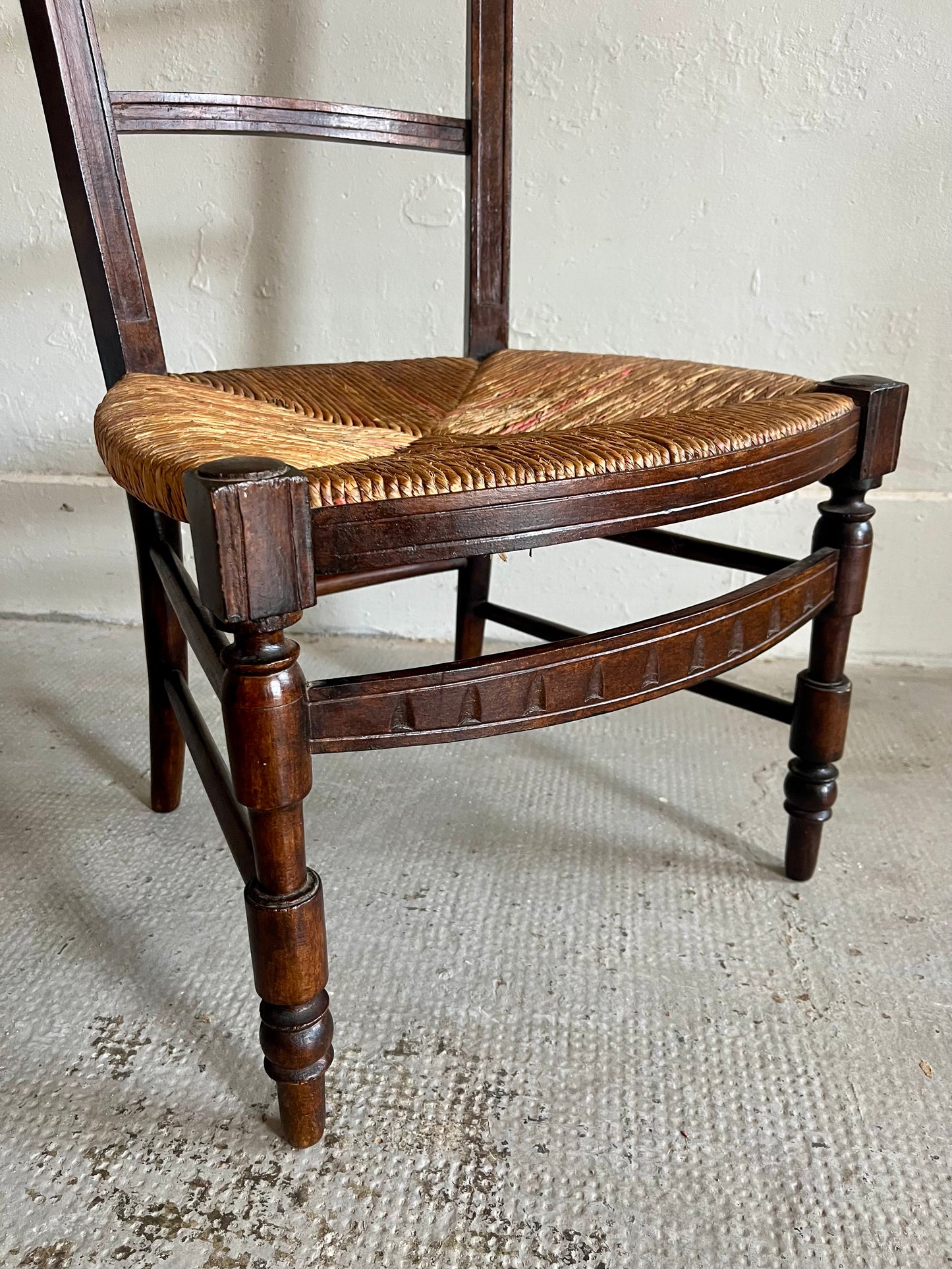 Chaise ancienne Prie Dieu   Patine
